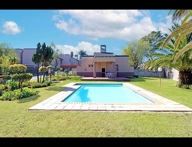 2 BEDROOM APARTMENT FOR SALE IN DOWERGLEN EXT 4